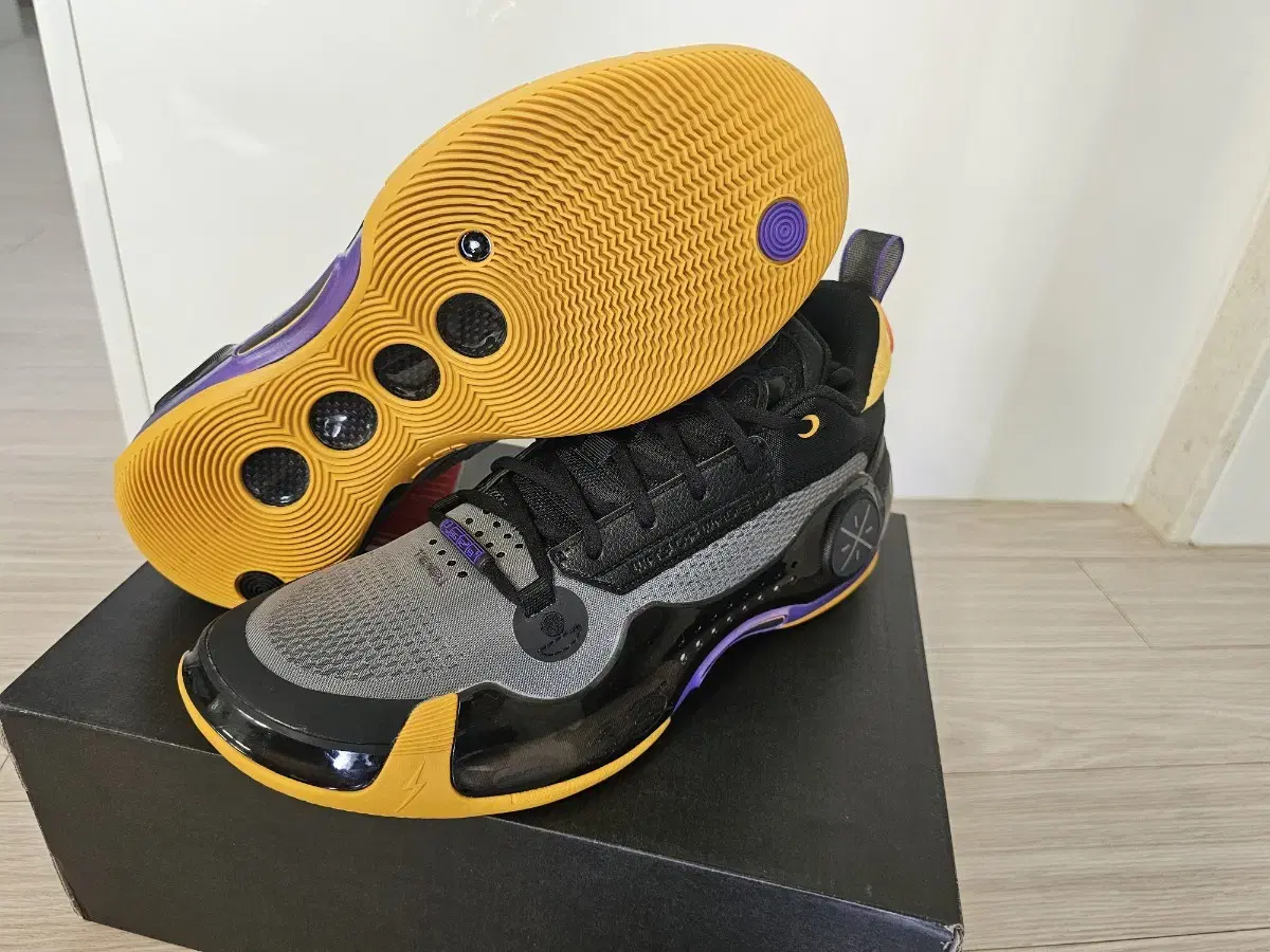 [리닝] wow10 레이커스 농구화 Li ning way of wade